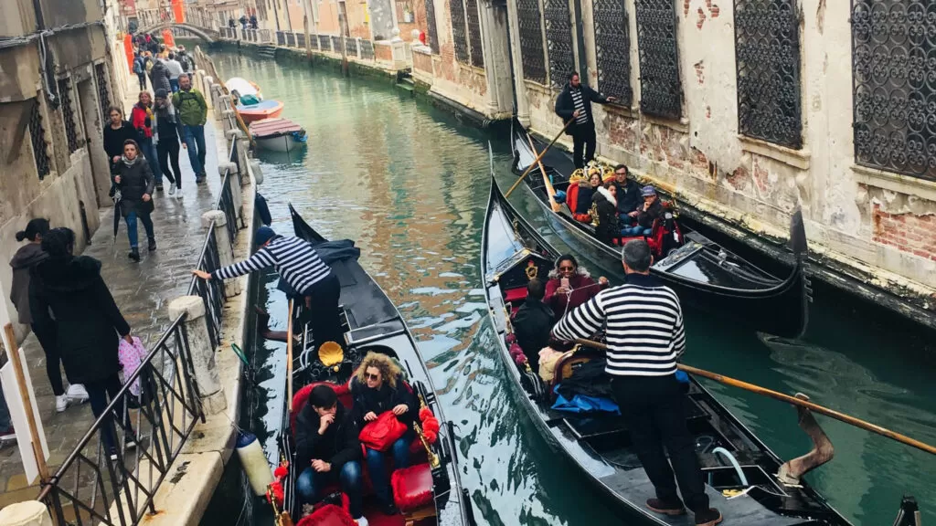 Gondola 1 1024x576.jpg